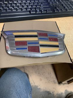 2017 Cadillac Emblem