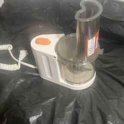 Black & Decker Handy Shortcut Micro-Processor Mini Food Processor, model HMP30