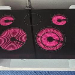 ✨️🔥🔆Frigidaire🔆🔥✨️ 36"W CookTop Stove in Perfect Condition.
