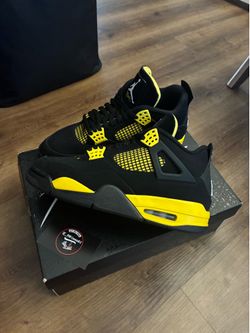 Jordan 4 thunder Sz 9.5