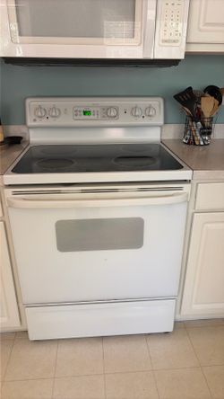 Kitchen appliances set