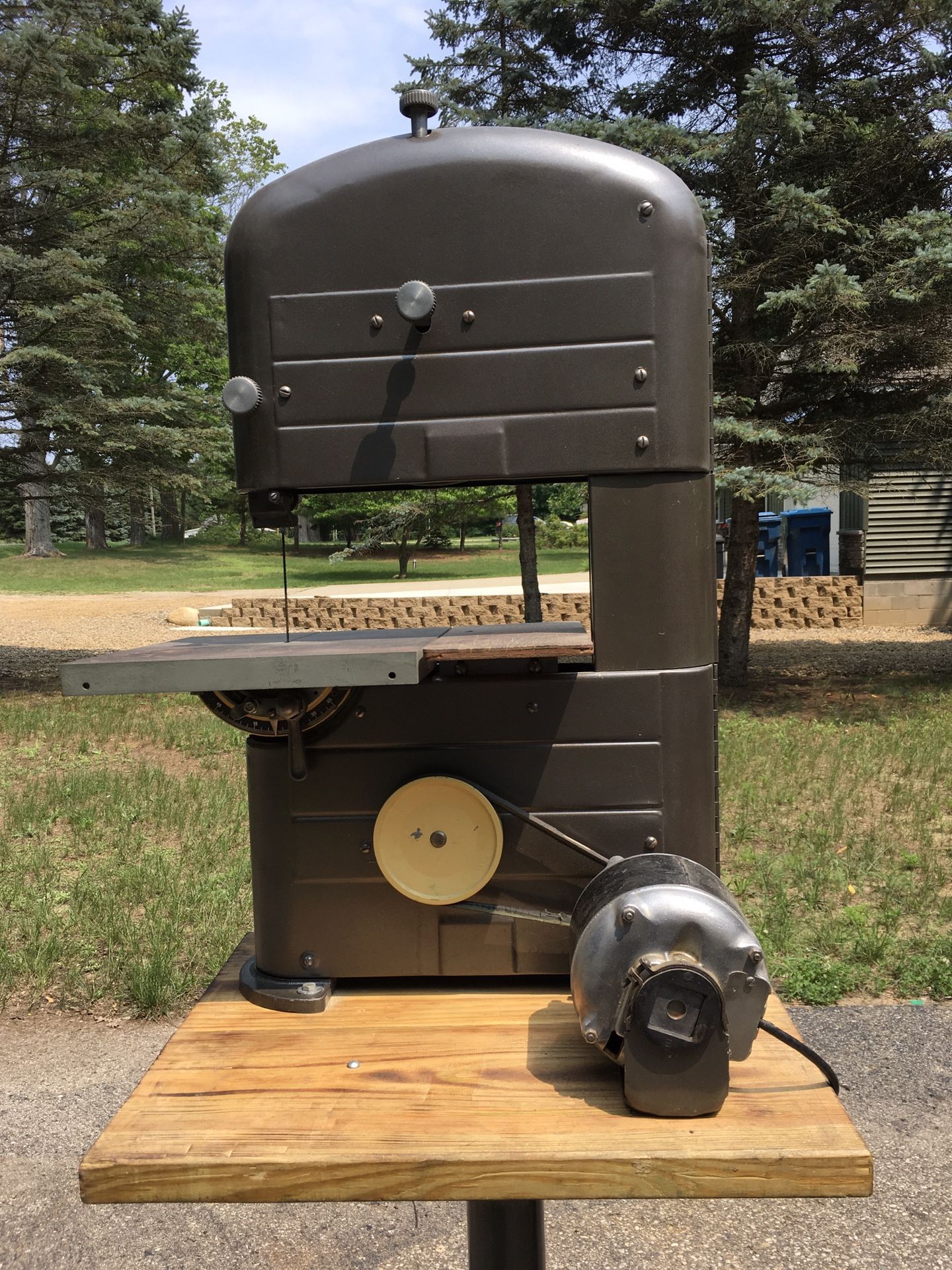 Band Saw With Stand