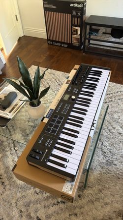 Arturia Key lab essential 61 MIDI controller