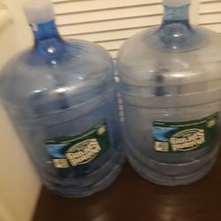 2 Water 💧 Bottles 
