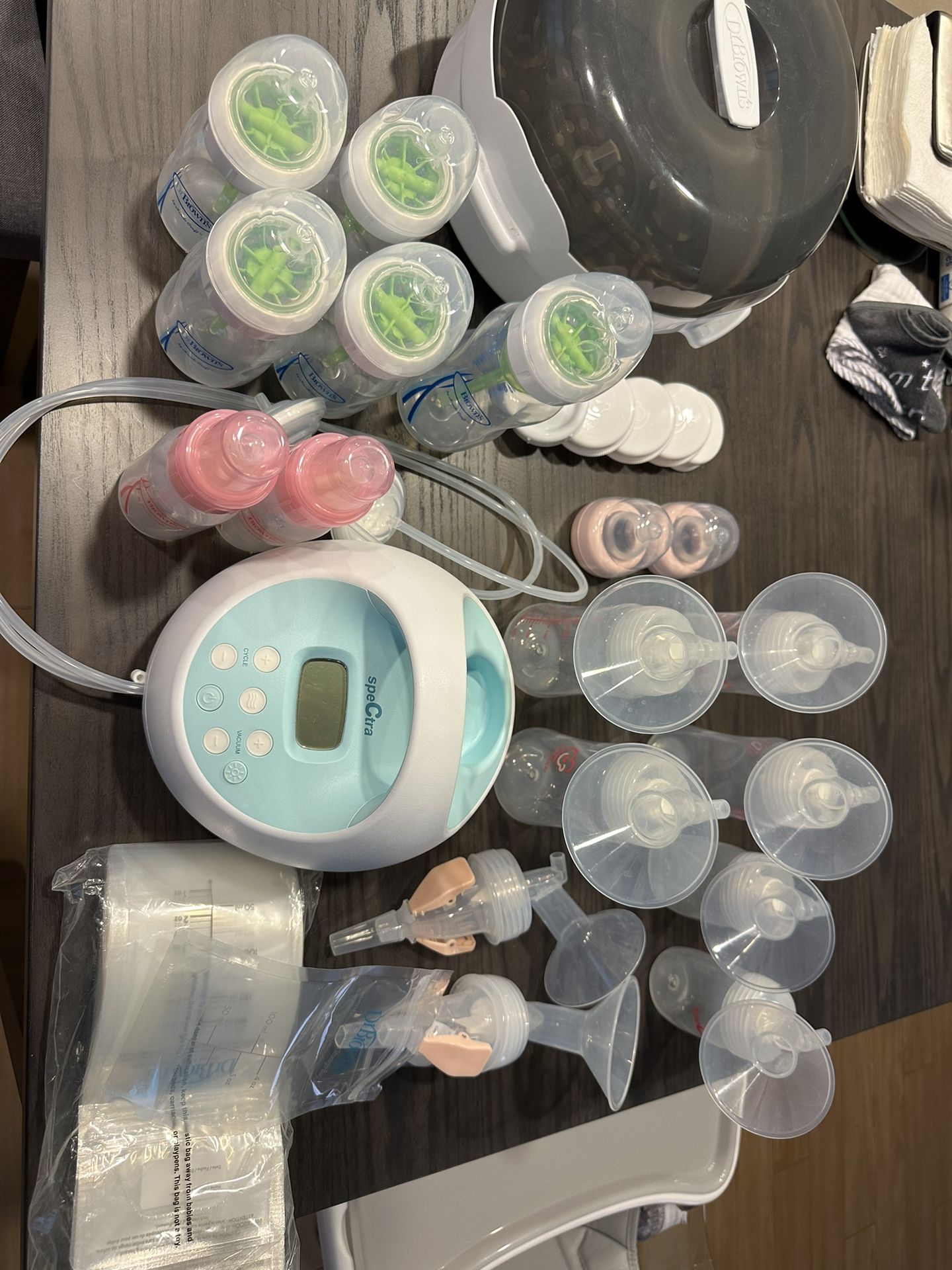 Spectra S1 Plus Breast Pump & Dr Browns Bottles & Accessories