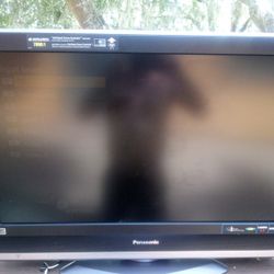 Panasonic Flat Screen Tv 32"