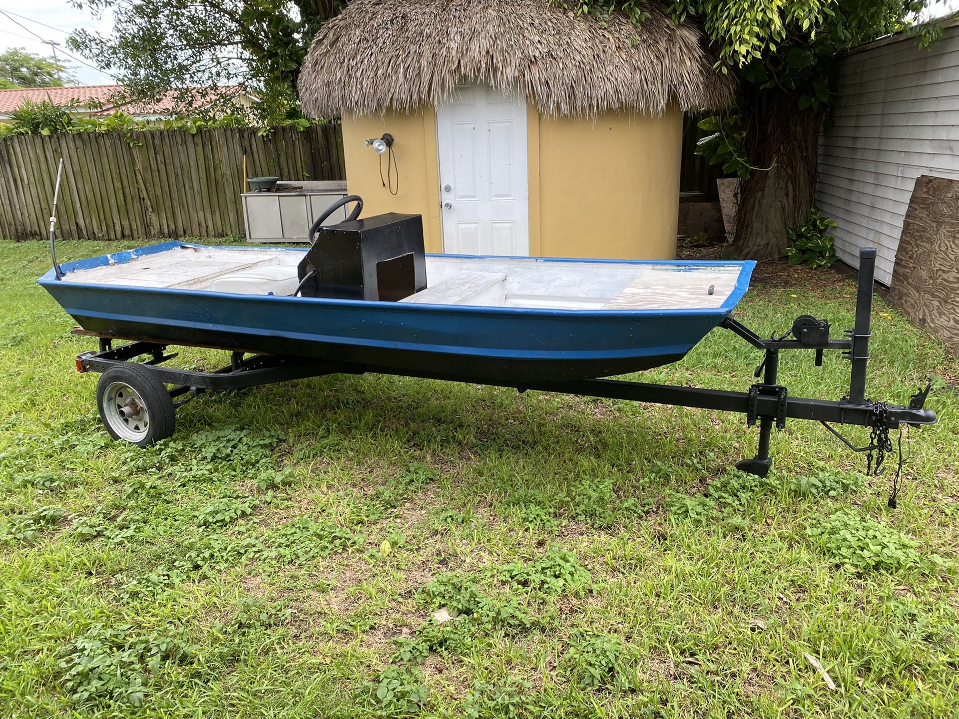 12 ft Jon boat with center console for Sale in Miami, FL OfferUp