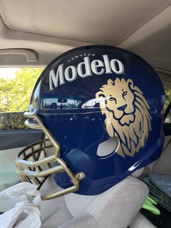 Thick Plastic Modelo Helmet!