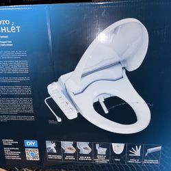 TOTO WASHLET P15 Electronic Bidet Toilet Seat (Model T1SW3014). New In Box 