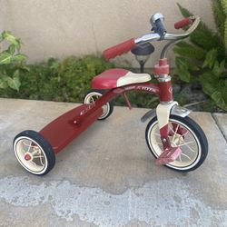 Selling A Vintage Child Tricycle