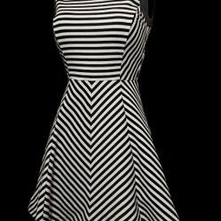 Striped Black And White Forever 21 Aline Sleeveless Size Small
