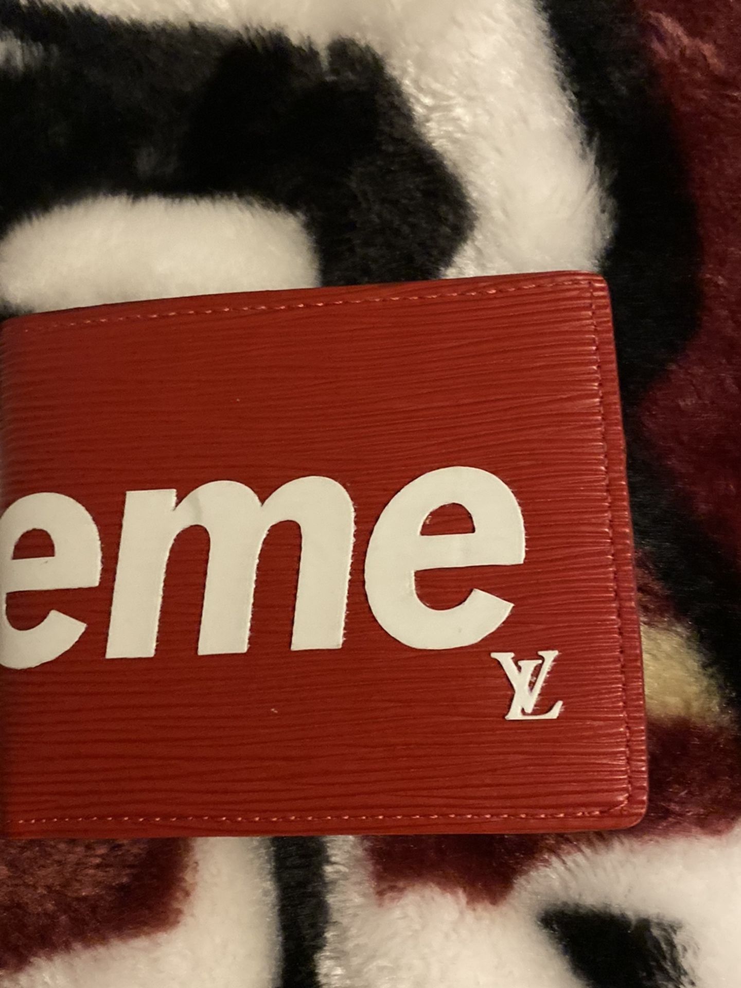 Supremes Louis Vuitton Wallet 