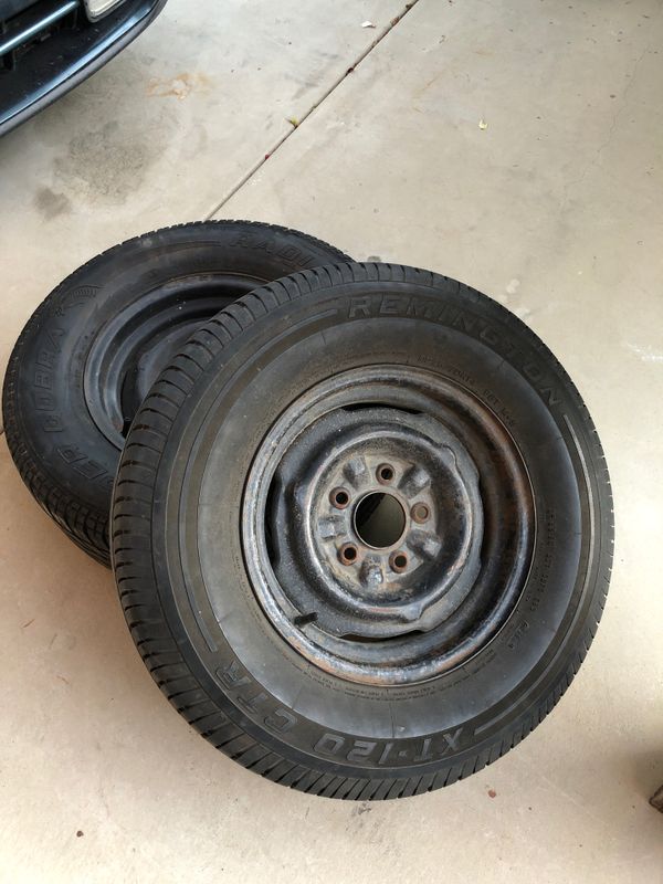 225 70 14 tires on Chevy 14” wheels for Sale in Palos Verdes Estates