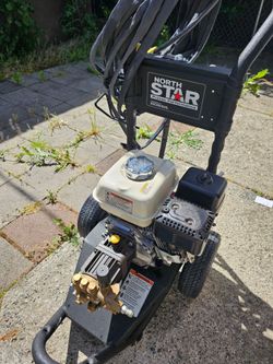 NorthStar Pressure Washer – Honda GX160 Engine – Runs Great
