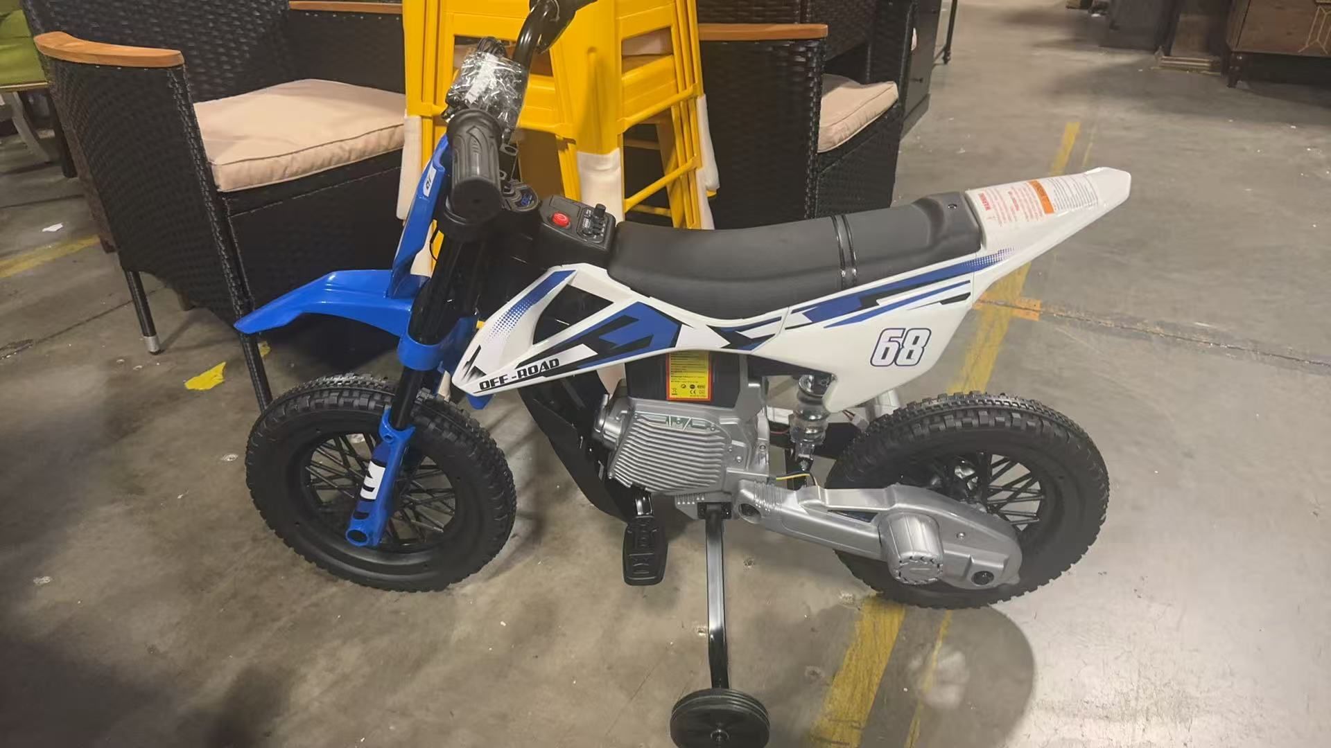 ❤️12V Electric Dirt Bike Toy $70