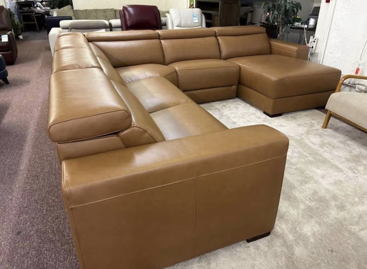 Nevio- 100% Real Leather 5 Pc Sectional With 2 Power Recliners- Nevio