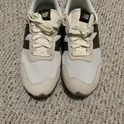 Size 13 New Balance 237