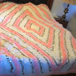 Bedspread pink sequence new