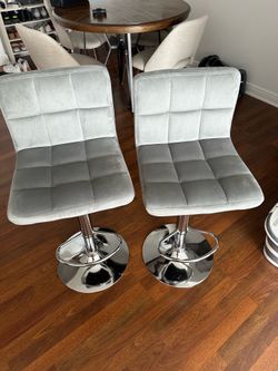 Barstools swivel