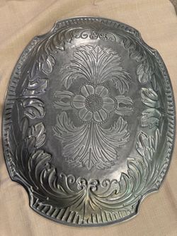 The Vintage Wilton Armetale Acanthus Leaf buffet platter - Queen Creek area