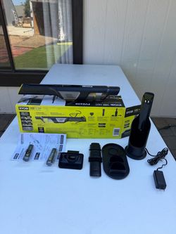 Ryobi compact vacuum kit