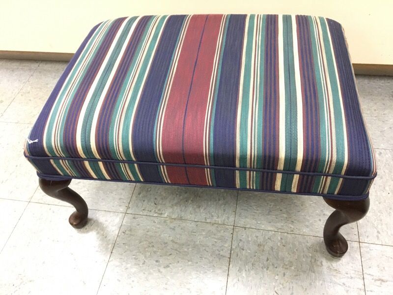 Queen Ann ottoman-bench, mahogany frame clean colorful upholstery 26 X 18, height 15