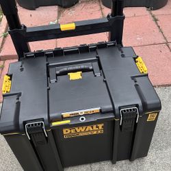 Dewalt Tough System 2.0 Rolling Tool Box