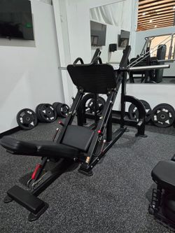 Like New !! Nautilus Plate Loaded Leg Press