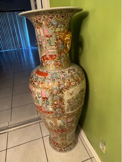 Tall Chinese vase