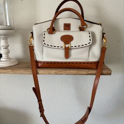 Dooney Bourke 