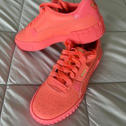 Puma, Coral/pink, Women Size 9 