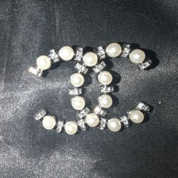 CC SILVER AND PEARL PIN