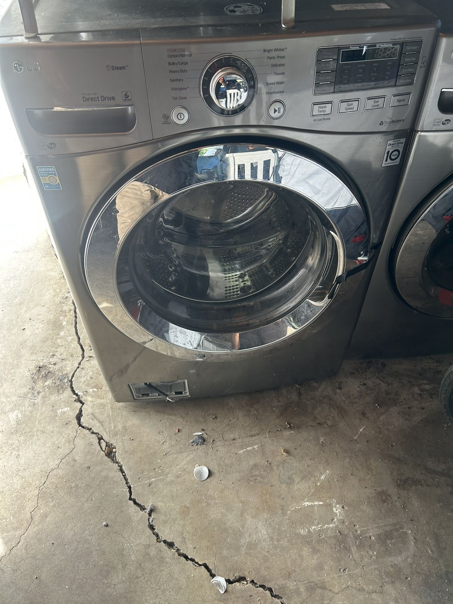 LG WASHER AND DRYER