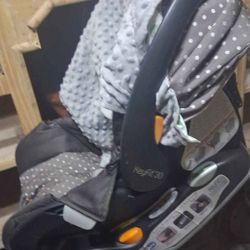 Car Seat For Newborn To 9mo.