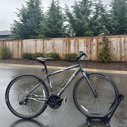 Trek 7200 FX Hybrid Bicycle – 17.5” frame Aluminium Bicycle