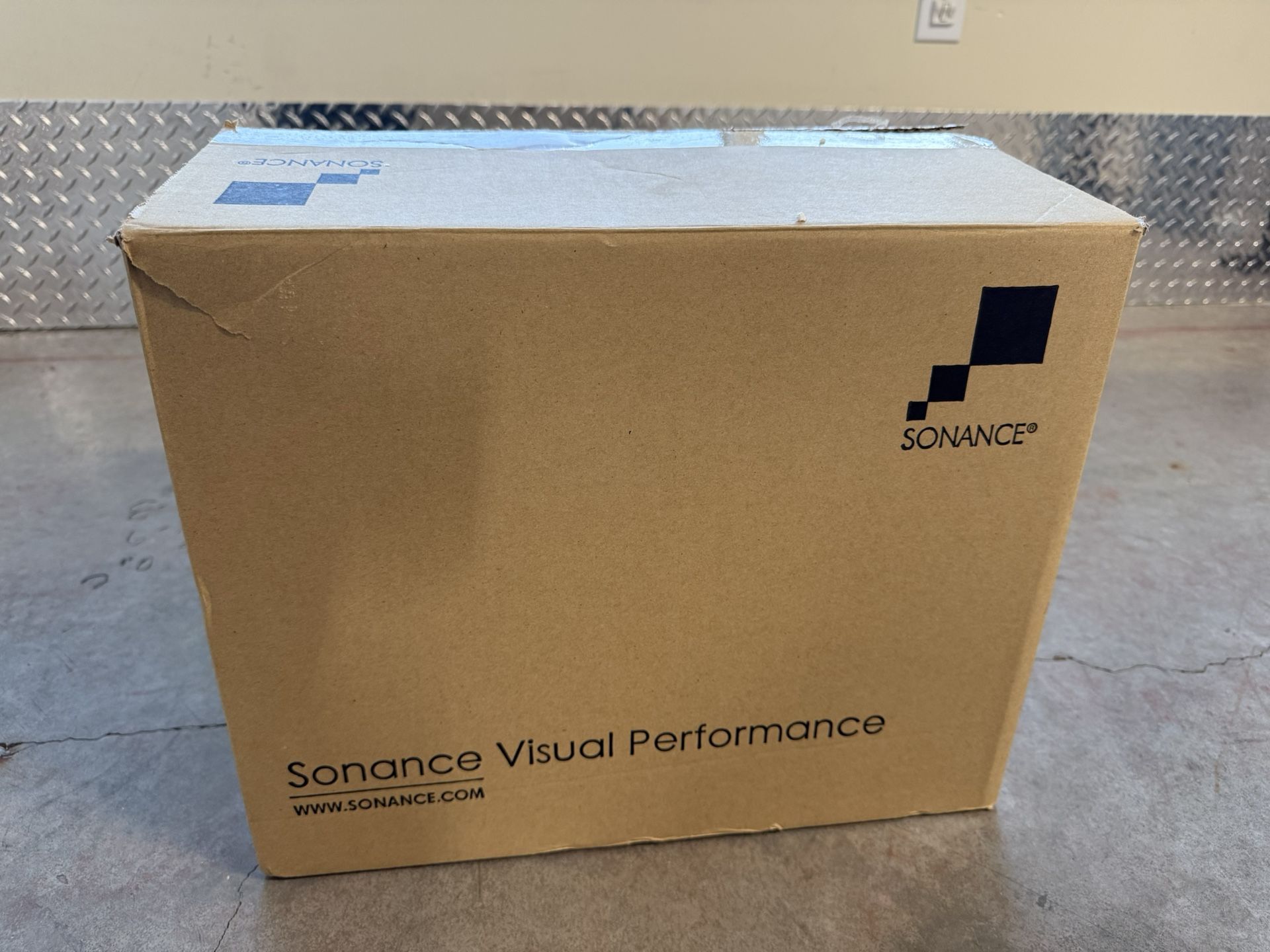Sonance VP85R In-Ceiling Speakers 92525 - pair - brand new