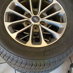 Para Una Ford F-150 De 6 Virlos Están Nuevos 1200