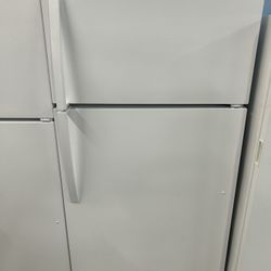 18 Cubic Foot White Refrigerator 