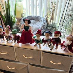 Walt Disney Christmas, Snow White, And The Seven Dwarfs Set