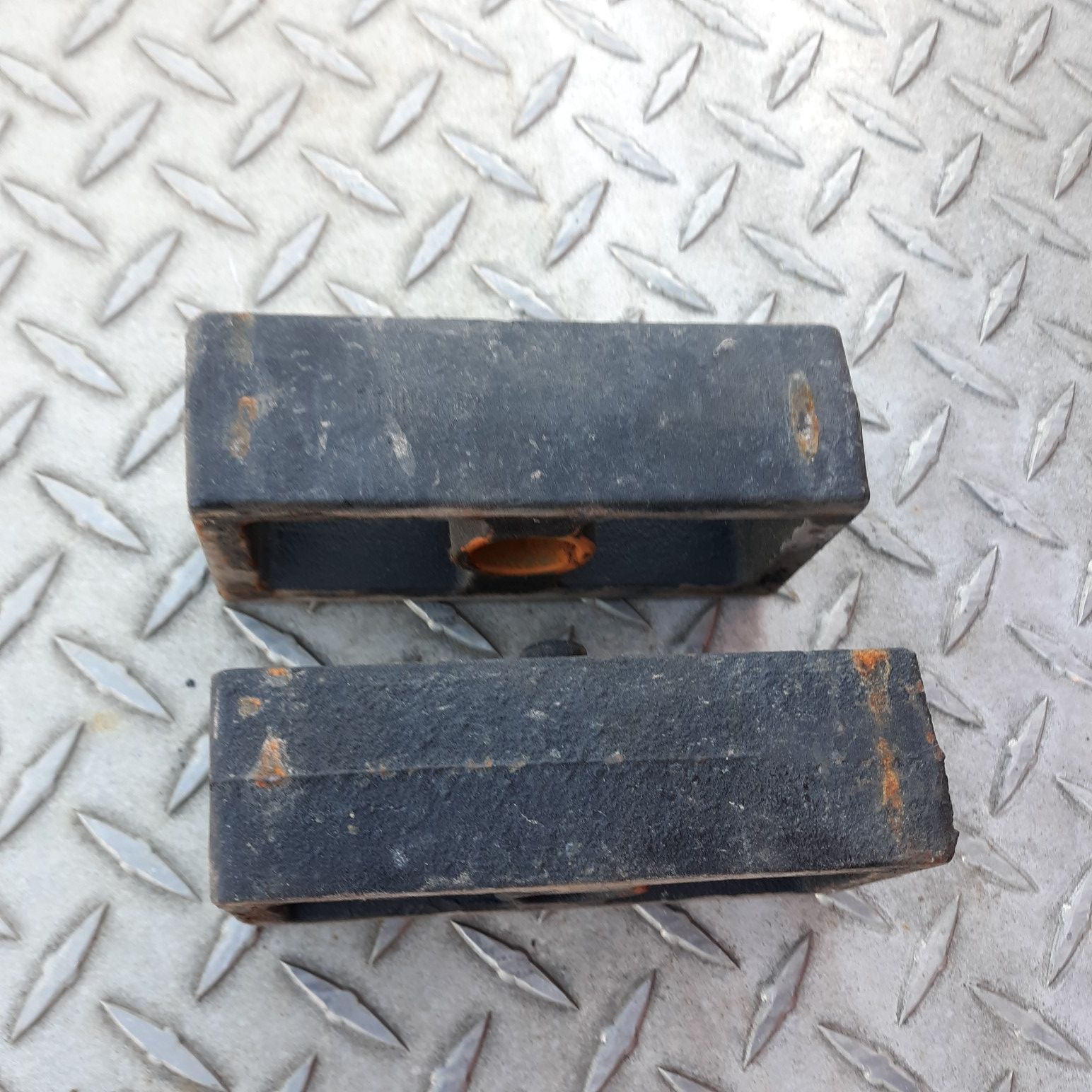 1 1/2 Lift blocks