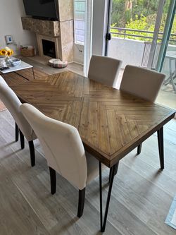 Dining Table with 4 chairs