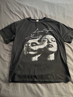 Black graphic Tee