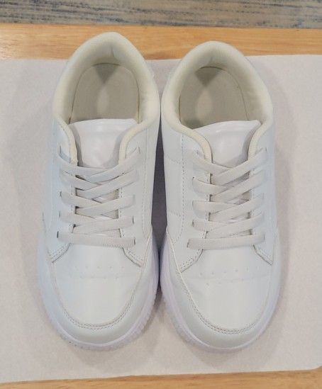 Athletic Light Leather Sneakers- Unisex Size 5