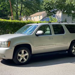2007 CHEVY SUBURBAN XLT LEATHER FULLY LOADED 4x4 THIRD ROW