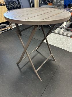 Round Folding Patio Table