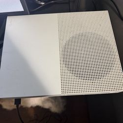 Xbox one S 1TB with wired controller Read Description 100