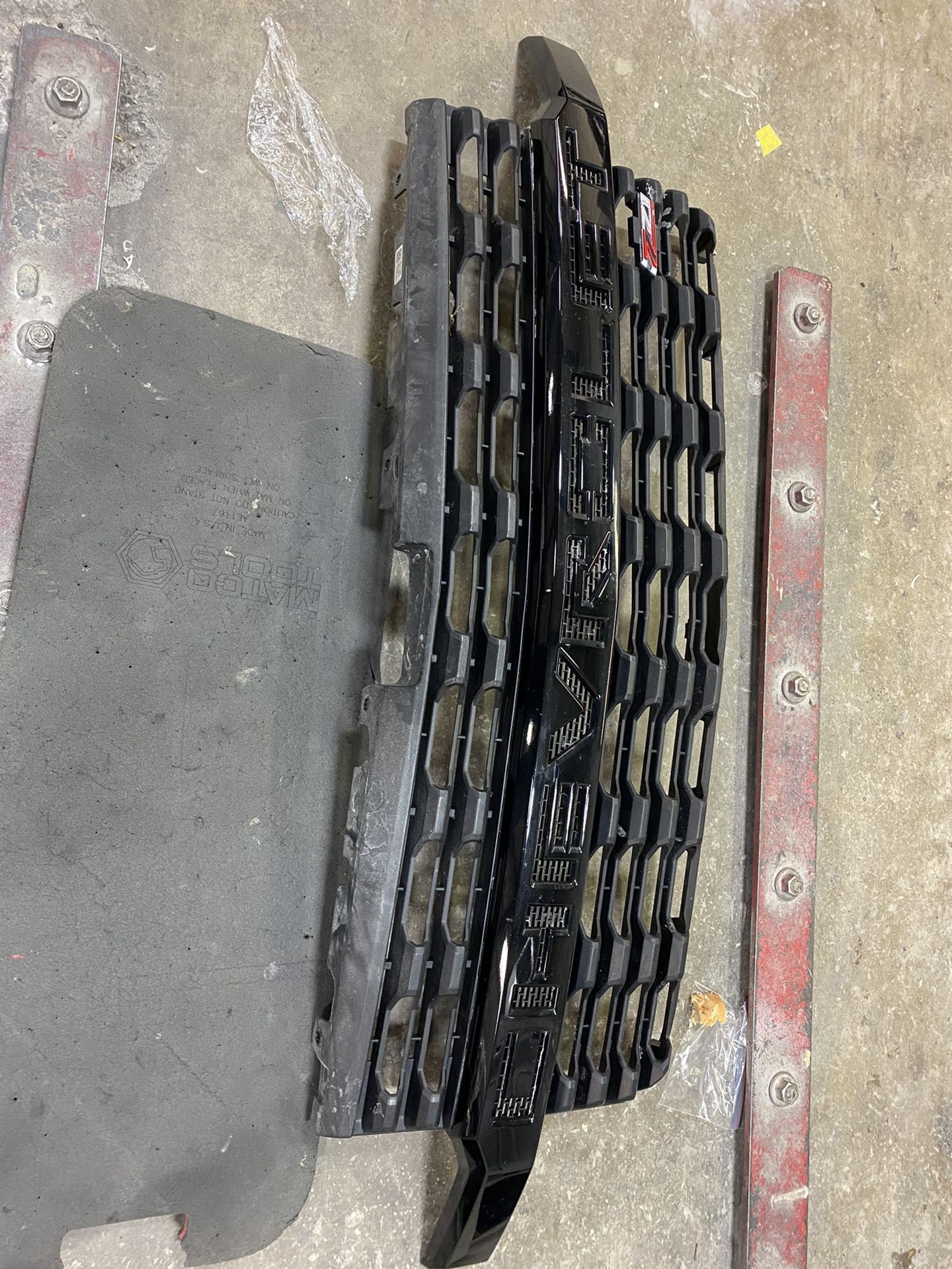 2020 Chevy Silverado Genuine Grill