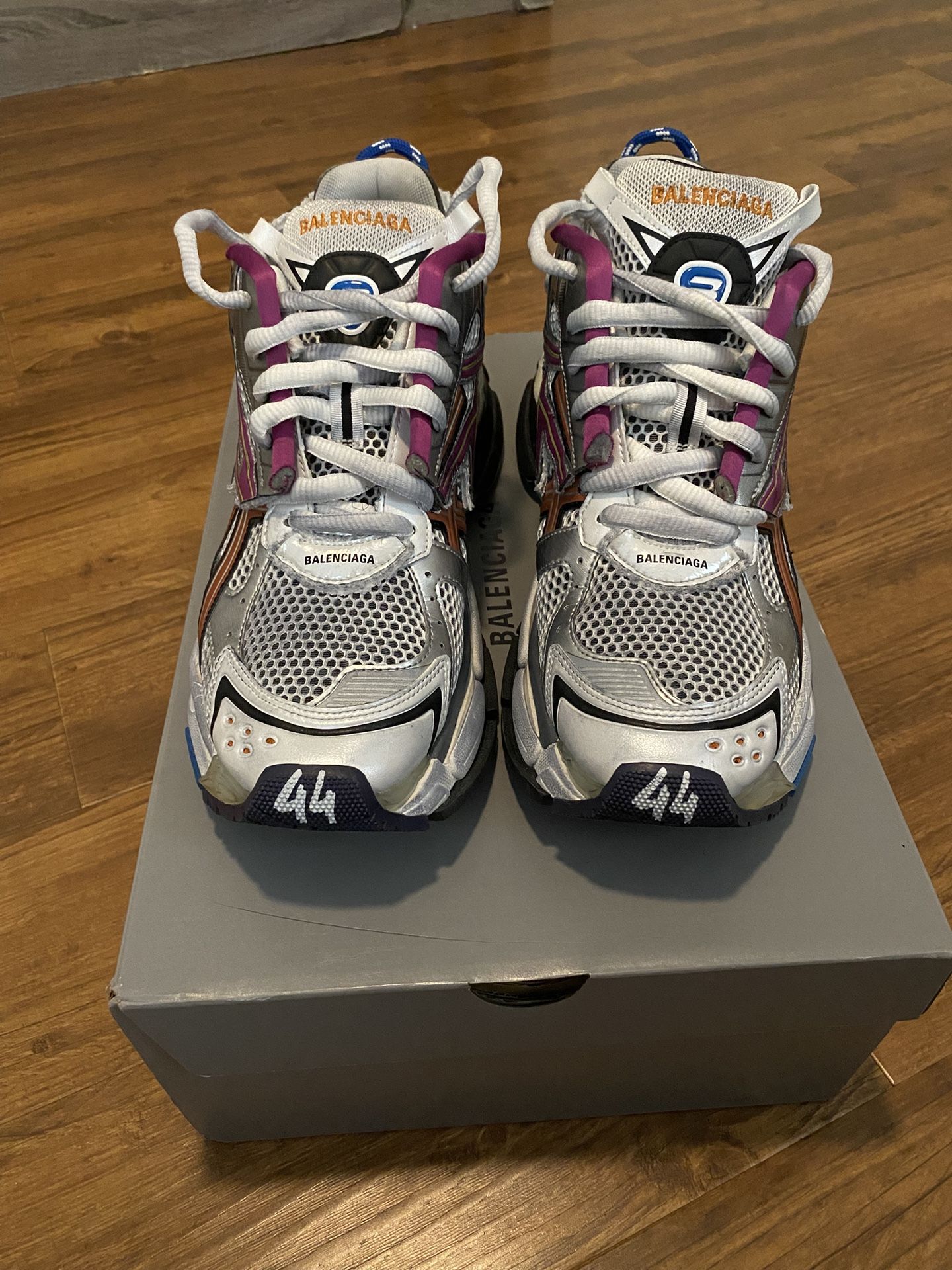 靴 BALENCIAGA runner 44 Balenciaga Monocolour Runner Low Top Sneakers Size 11 US 44 Olive