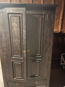 Black tv stand