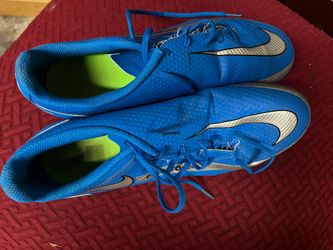 Men’s soccer shoes